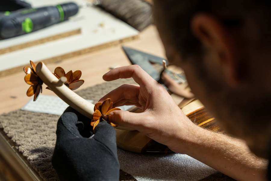 Pièce en bois marqueté pour une maison de luxe
