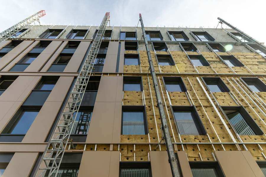 Équipe Soprema en hauteur sur le chantier